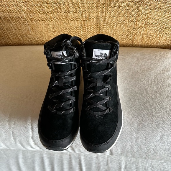 THE NORTH FACE Sneakers Size US 11, EU 44.5. Made in Vietnam. - Picture 2 of 12